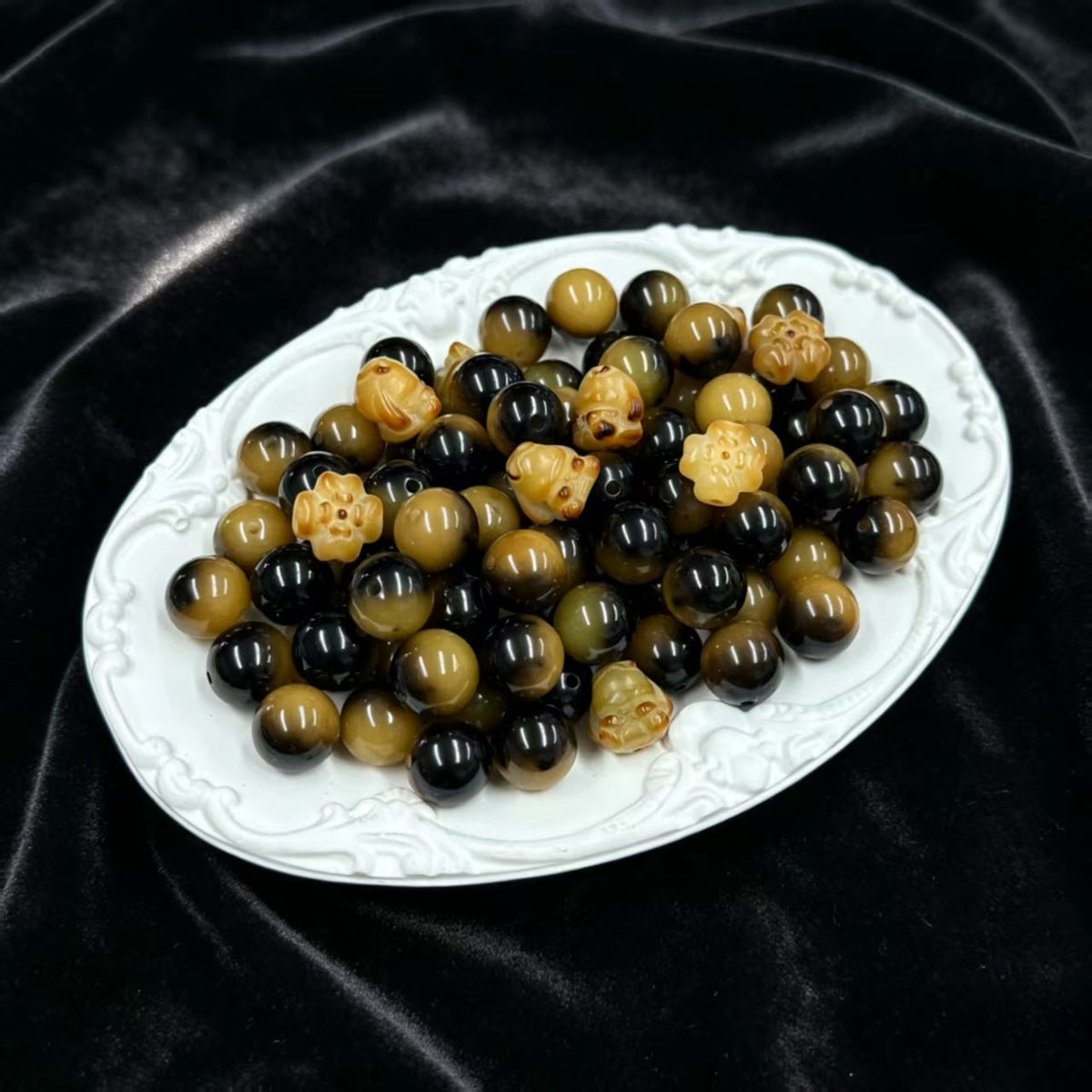 ✨【NEW】Amber Grove | 12mm Round Bodhi Beads With Carved Bunny & Four‑Leaf Flower Bodhi Beads